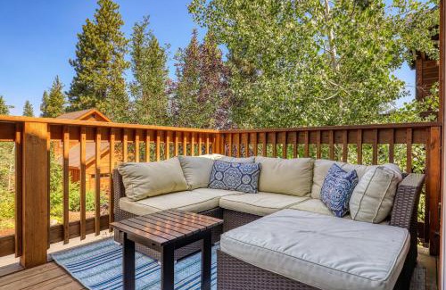 Truckee House | Pinecrest at Winter Creek- Cozy Cabin w Hot Tub, Walk To Downtown Truckee
