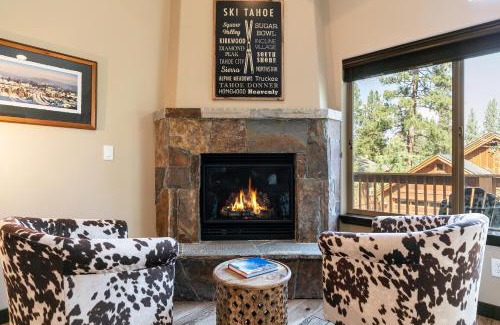 Truckee House | Pinecrest at Winter Creek- Cozy Cabin w Hot Tub, Walk To Downtown Truckee