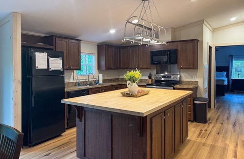 Cobden House | Pinecrest Haven - Cabin 5