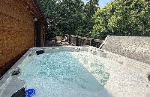 Cobden House | Pinecrest Haven - Cabin 5
