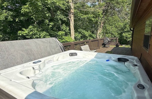 Cobden House | Pinecrest Haven - Cabin 5