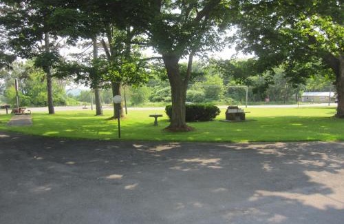 Clinton Hotel | Pinecrest Motel