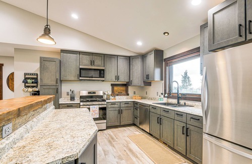 Pinedale House | Pinedale Getaway Near Hiking, Skiing & Lakes!