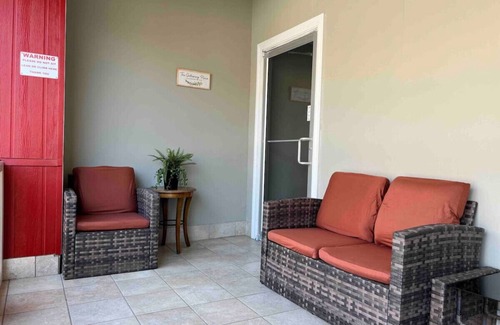 Laurel House | Pinehurst Suite Room 206
