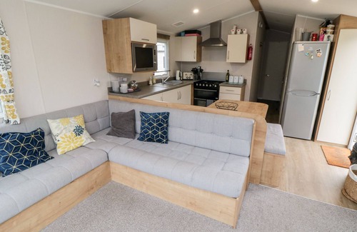 Cayton Bay Cottage | PINES 30, family friendly, country holiday cottage in Cayton