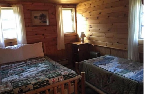 Saranac Lake Cabin | Pines Rustic Cabin at Ampersand Bay Resort