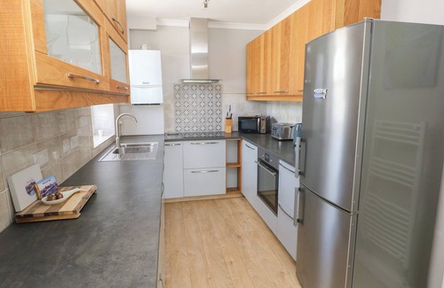 Saundersfoot Cottage | PINEWOOD, pet friendly, country holiday cottage in Saundersfoot