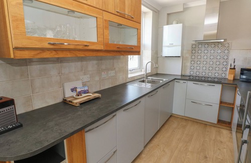 Saundersfoot Cottage | PINEWOOD, pet friendly, country holiday cottage in Saundersfoot