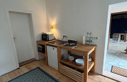 Schlieben Apartment | Pink black