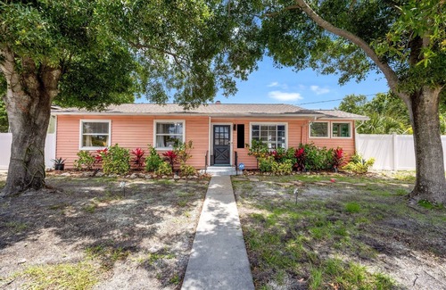Gulfport House | PINK Coastal Pet-Friendly Home with Private Pool