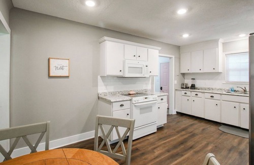 Richmond Hill House | Pink Door Cottage is a storybook cottage close to everything!n