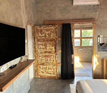 Gili Air Villa | Pink Door Villa Gili Air, private pool & kitchen