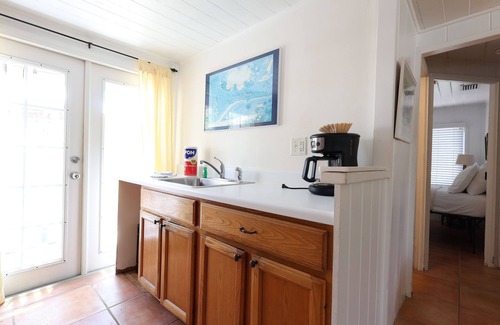 Siesta Key Village Cottage | Pink Mango Cottage steps from the beach