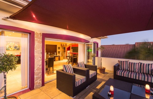 Heldervue House | Pink Rose Guesthouse & Spa | FOR MEN ONLY | Room 4