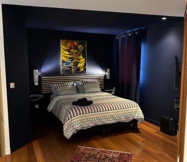 Reims Apartment | Pink Tropical Champagne