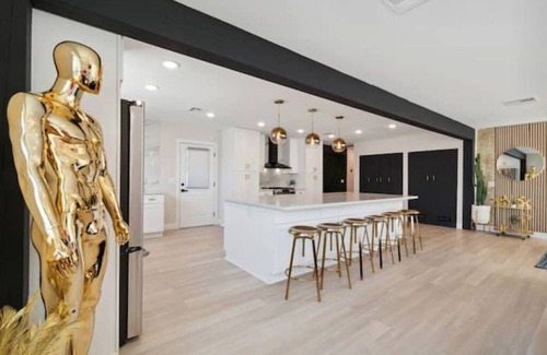 Tempe House | PinkPalm II Heated Pool! 7 min to Old Town!