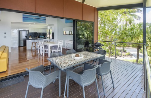 Hamilton Island Apartment | Pinnacle 1, Seaview Apartment on Hamilton Island