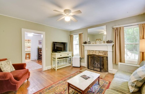 Rocky Bottom House | Pinnacle Mountain Falls Sunset Cottage with Deck