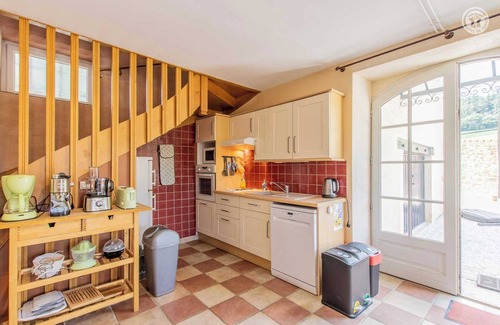 Bourgvilain House | Pinot Noir - Demeure les Arbillons