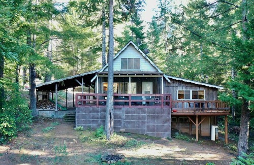 Gasquet Cabin | Pioneer Cabin Retreat