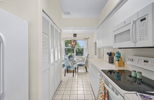 Palm River Estates Apartment | Pipers Pointe-2 Bed/2 Bath Condo