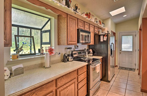 Welaka House | 'Pirate Cove' Home in Welaka: Dock & River Access!