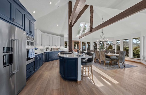 Gold Beach House | Pirate Cove Summary: