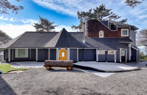 Gold Beach House | Pirate Cove Summary: