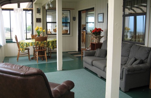 Dillon Beach House | Pirate's Cove, Large Home with Panoramic Views, Sleeps 10, Pets OK, Free WiFi