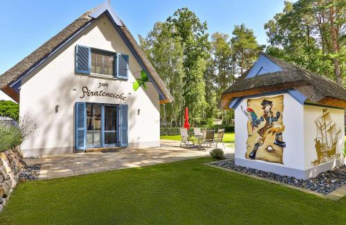 Glowe House | Pirateneiche