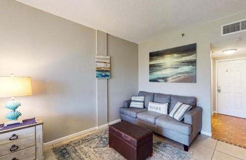 Fort Walton Beach Hotel | Pirates Bay A104