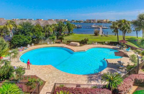 Fort Walton Beach Hotel | Pirates Bay B315 - Bayfront Beauty