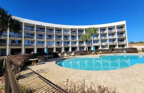 Fort Walton Beach Apartment | Pirates Point of View Top Floor!