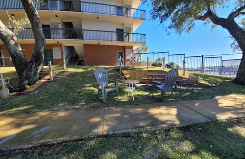 Fort Walton Beach Apartment | Pirates Point of View Top Floor!