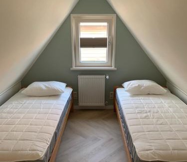 Hollum House | Pirolie