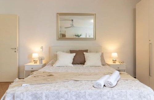 Pisa Apartment | Pisa AirPort-Train Station AC Free Parking