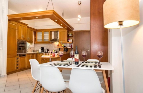 Ampelokipoi Apartment | Pisces City Center Apartment