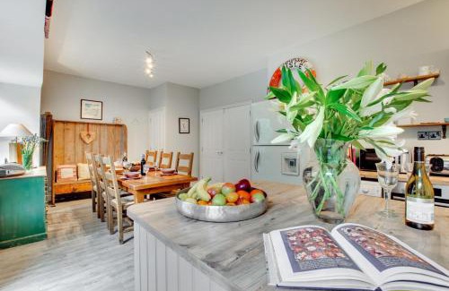 Porthcurno Apartment | Pisces