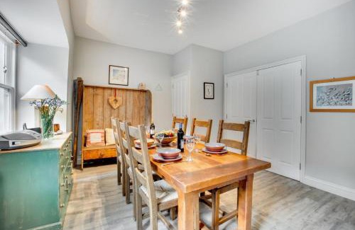 Porthcurno Apartment | Pisces