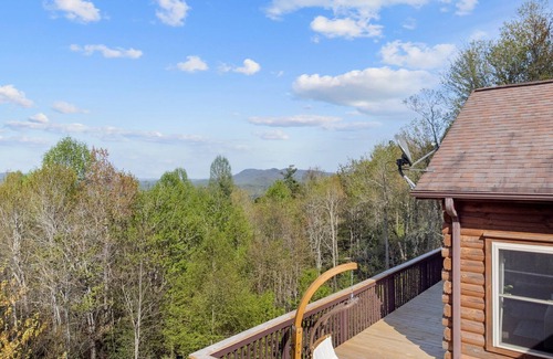 Pisgah Forest Cabin | Pisgah Paradise Private Game Room Large Deck
