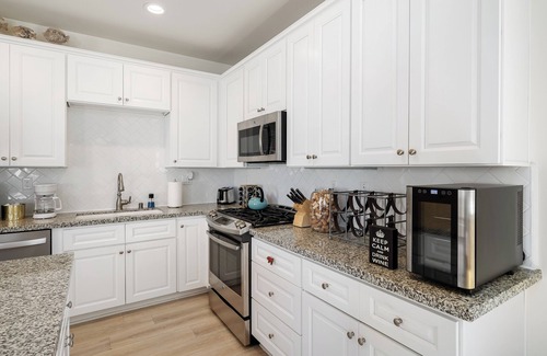 Downtown House | PISMO BEACH, CALIFORNIA - Vacation beach home on PCH - full ocean view top patio