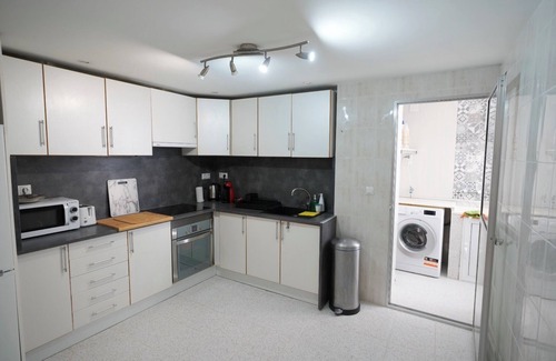 Benirredra Apartment | Piso Entero con Tres Habitaciones con Aire Acondicionado y Salón Comedor Amplio