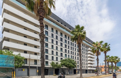 La Marina del Prat Vermell Apartment | Piso Moderno 4 Dormitorios con Piscina, , Gimnasio, Sala de Yoga y Parking