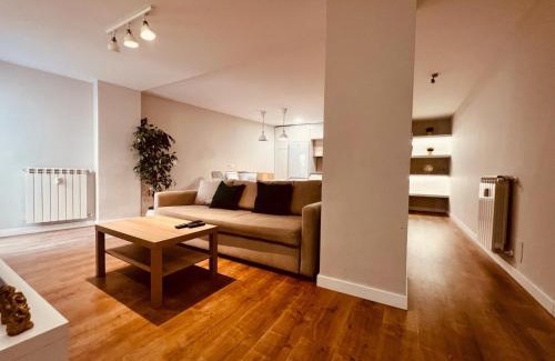Burgos Apartment | PISO REFORMADO,CENTRICO,TRANQUILO Y CON WIFI VuT 09-398