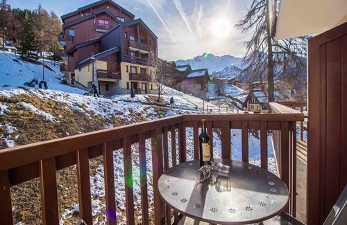 Vallandry Apartment | Piste side location pet friendly ski apartment for 4 Vallandry (Les Arcs)
