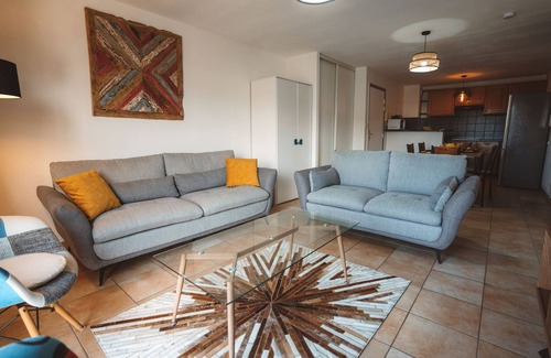 Centre-Ville Apartment | Pitaya downtown apartment with pool!