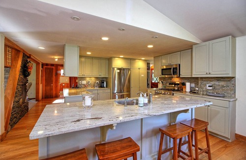 Pittsfield House | Pittsfield Chalet Beautiful home in charming Pittsfield Vermont only a few miles from Killington.