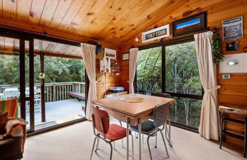 Pukawa House | Piwakawaka ā Pukawa - Pukawa Bay Holiday Home