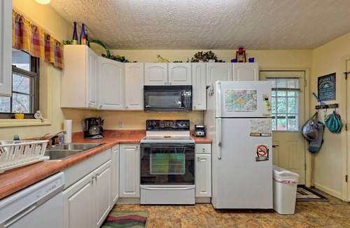Hiawassee House | Pixies Paradise; Peace and relaxation