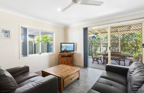 South West Rocks Cottage | PJ's Cottage - walk to the beach
